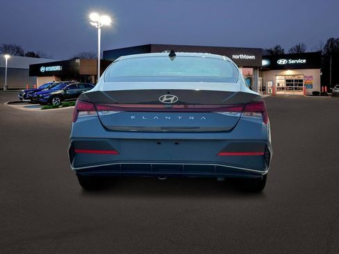 New 2025 Hyundai Elantra SE w/ Cargo Package image 6