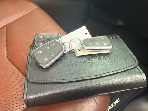 Used 2019 Cadillac Escalade Luxury image 60