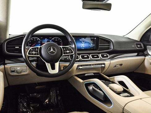 Used 2021 Mercedes-Benz GLS 450 4MATIC image 19