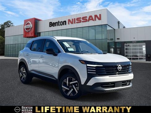 New 2026 Nissan Kicks SV image 1