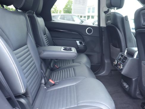 Used 2024 Land Rover Discovery S AWD/4WD image 22