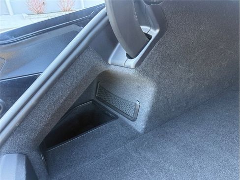 Used 2020 Porsche Taycan 4S image 43