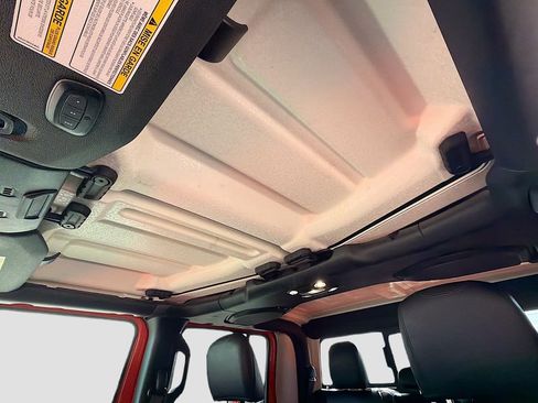 Used 2023 Jeep Gladiator Willys image 22