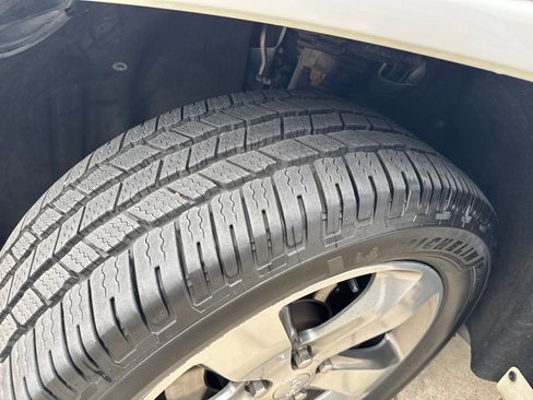 Used 2015 Jeep Grand Cherokee Overland w/ Advanced Technology Group image 29