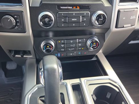Used 2020 Ford F150 Lariat w/ Equipment Group 502A Luxury AWD/4WD image 19