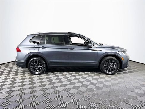 Used 2023 Volkswagen Tiguan SE image 8