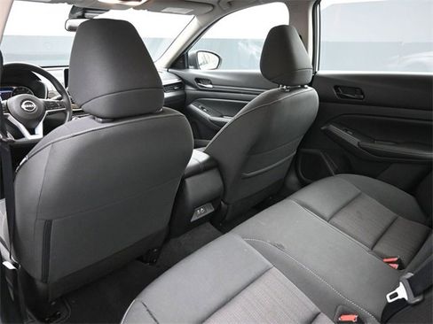 Used 2025 Nissan Altima 2.5 SV image 16