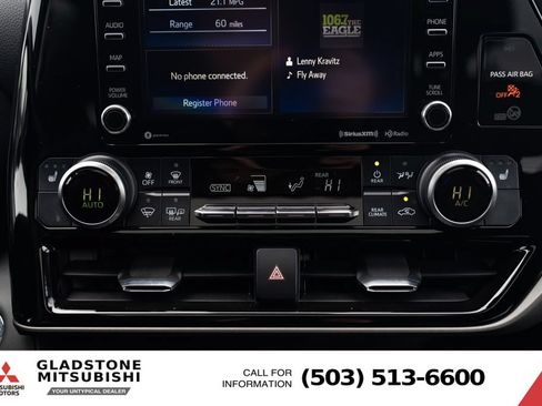 Used 2022 Toyota Highlander XLE AWD/4WD image 16