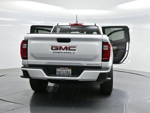 Used 2024 GMC Canyon Denali image 32