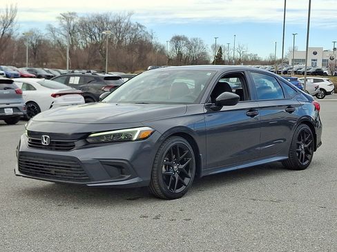 Used 2022 Honda Civic Sport image 3
