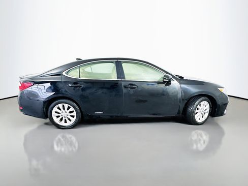 Used 2015 Lexus ES 300h Hybrid image 8