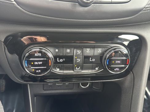 Used 2023 Buick Encore GX Select image 38