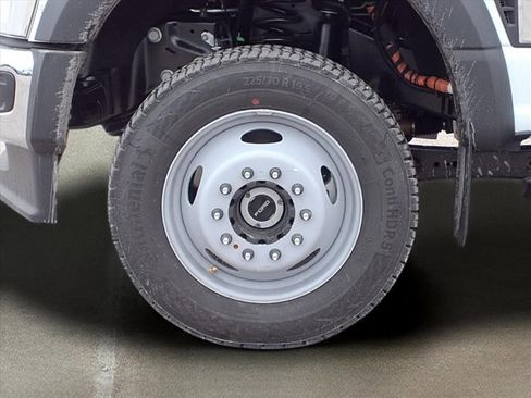 New 2026 Ford F550 4x4 Supercab Super Duty image 18