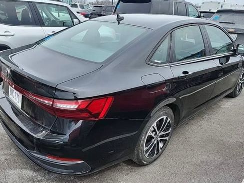 Used 2025 Volkswagen Jetta Sport image 4