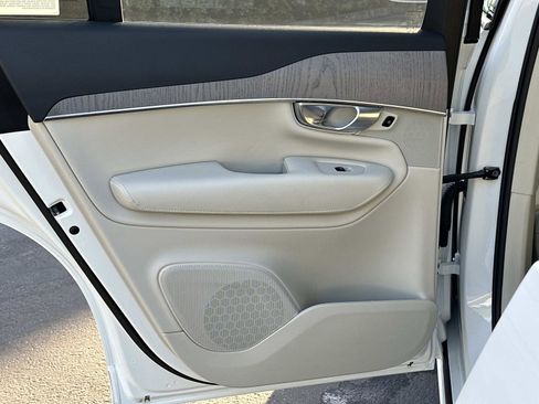 Certified 2025 Volvo XC90 B6 Plus w/ Protection Package Premier image 20