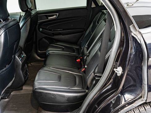 Used 2019 Ford Edge Titanium FWD image 43