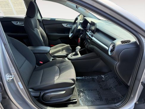 Used 2024 Kia Forte LXS image 19