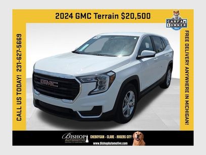Used 2024 GMC Terrain SLE w/ LPO, Floor Liner Package