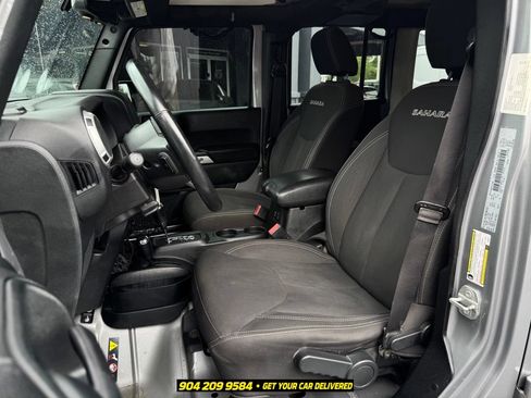 Used 2018 Jeep Wrangler Unlimited Sahara AWD/4WD image 19