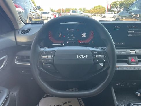 Used 2025 Kia K4 FWD image 26