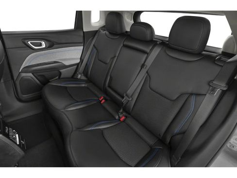 Used 2022 Jeep Compass Latitude w/ Convenience Group AWD/4WD image 8