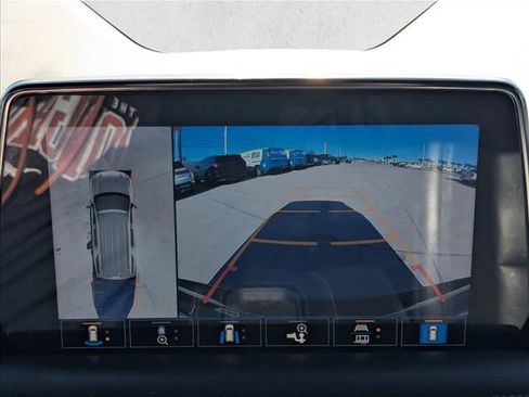 Used 2021 Chevrolet Suburban Z71 w/ Z71 Signature Package image 12