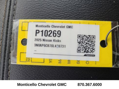 Used 2025 Nissan Kicks SV AWD/4WD image 30
