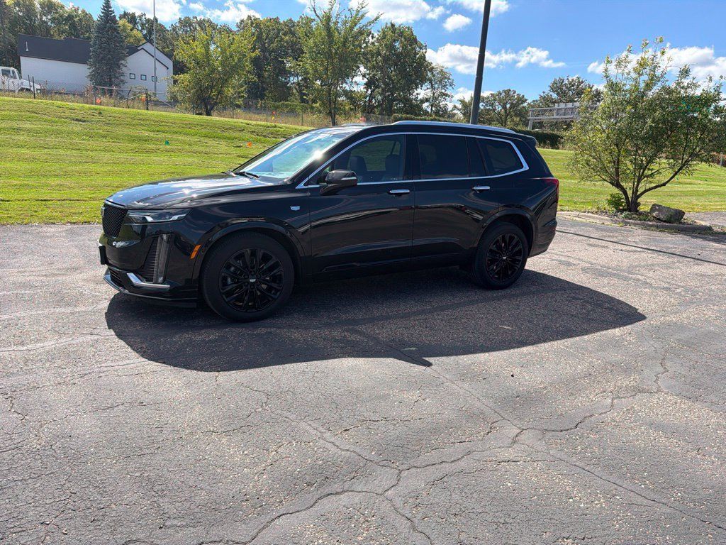 Used 2021 Cadillac XT6 Premium Luxury w/ LPO, ONYX Package AWD/4WD image 3