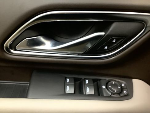 Used 2024 GMC Yukon SLE w/ Gmc Pro Safety Plus Package image 14