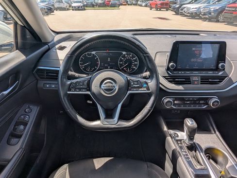 Used 2019 Nissan Altima 2.5 SV AWD/4WD image 17
