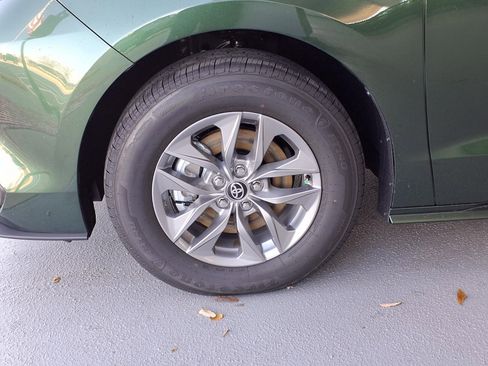 New 2026 Toyota Sienna LE image 6