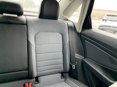 Used 2025 Volkswagen Jetta SE image 36