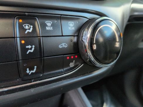 Used 2022 Chevrolet TrailBlazer RS FWD image 19
