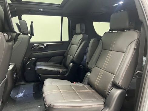 New 2026 Chevrolet Suburban High Country AWD/4WD image 15