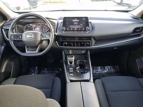 Used 2025 Nissan Rogue S FWD image 12