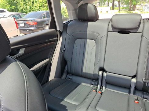 Used 2023 Audi Q5 2.0T Premium Plus w/ Premium Plus Package AWD/4WD image 12