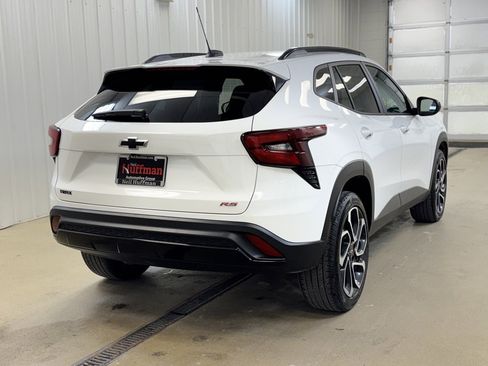 Used 2025 Chevrolet Trax RS image 5