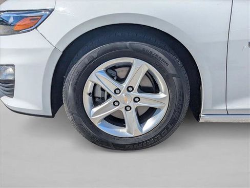 Used 2023 Chevrolet Malibu LT image 24