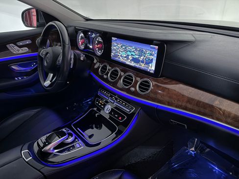 Used 2018 Mercedes-Benz E 300 4MATIC w/ Premium 1 Package image 26