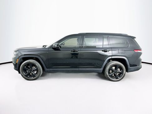 Used 2023 Jeep Grand Cherokee L Limited w/ Black Appearance Package AWD/4WD image 4
