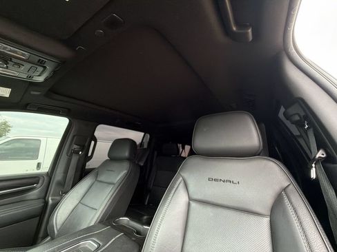 Used 2021 GMC Yukon XL Denali w/ Denali Premium Package RWD image 4