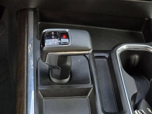 Used 2023 Chevrolet Silverado 1500 High Country w/ High Country Premium Package AWD/4WD image 30