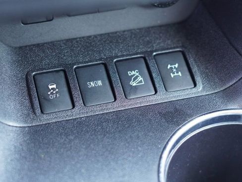 Used 2019 Toyota Highlander SE AWD/4WD image 36