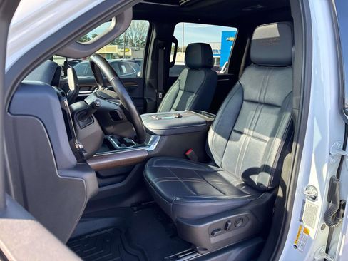 Used 2024 Chevrolet Silverado 2500 High Country w/ High Country Premium Package image 10