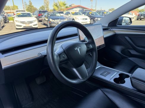 Used 2022 Tesla Model 3 Long Range AWD/4WD image 17
