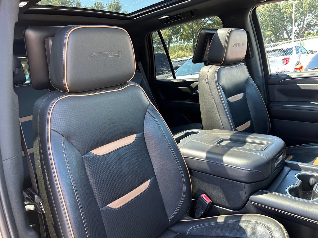 Used 2022 GMC Yukon AT4 w/ AT4 Premium Plus Package AWD/4WD image 13