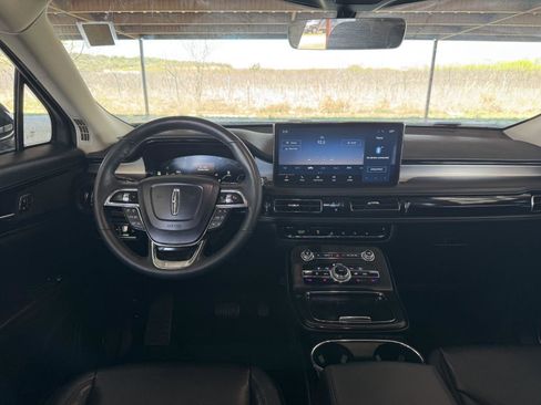 Used 2023 Lincoln Nautilus AWD image 19