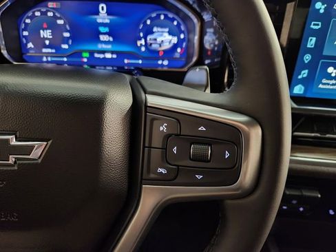Used 2024 Chevrolet Silverado 1500 LT Trail Boss w/ Convenience Package II AWD/4WD image 29