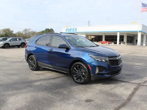 Used 2022 Chevrolet Equinox RS w/ RS Leather Package image 4