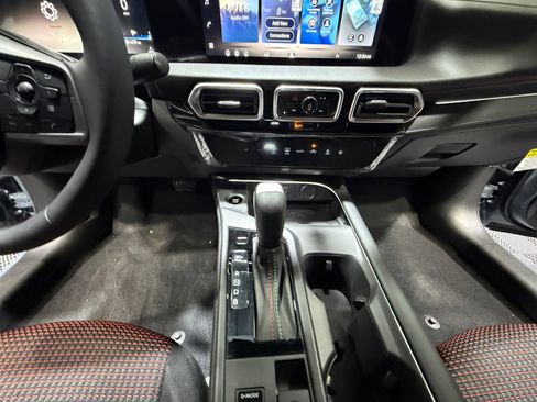 New 2026 Nissan Sentra SR w/ Floor Mat Package image 20